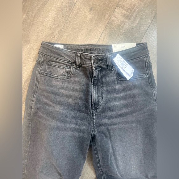 Black Mom Jeans - American Eagle - Picture 8 of 8